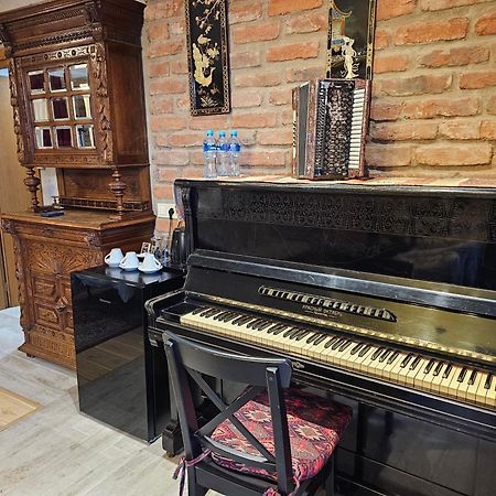 Brooch Boutique Hotel Tbilisi Luaran gambar