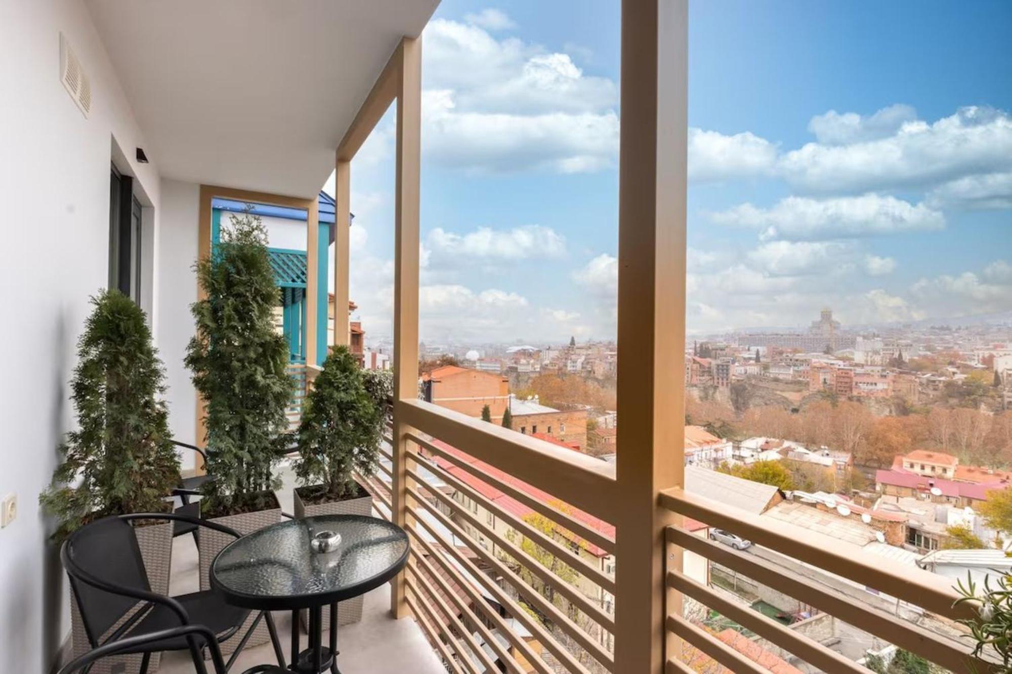 Brooch Boutique Hotel Tbilisi Luaran gambar