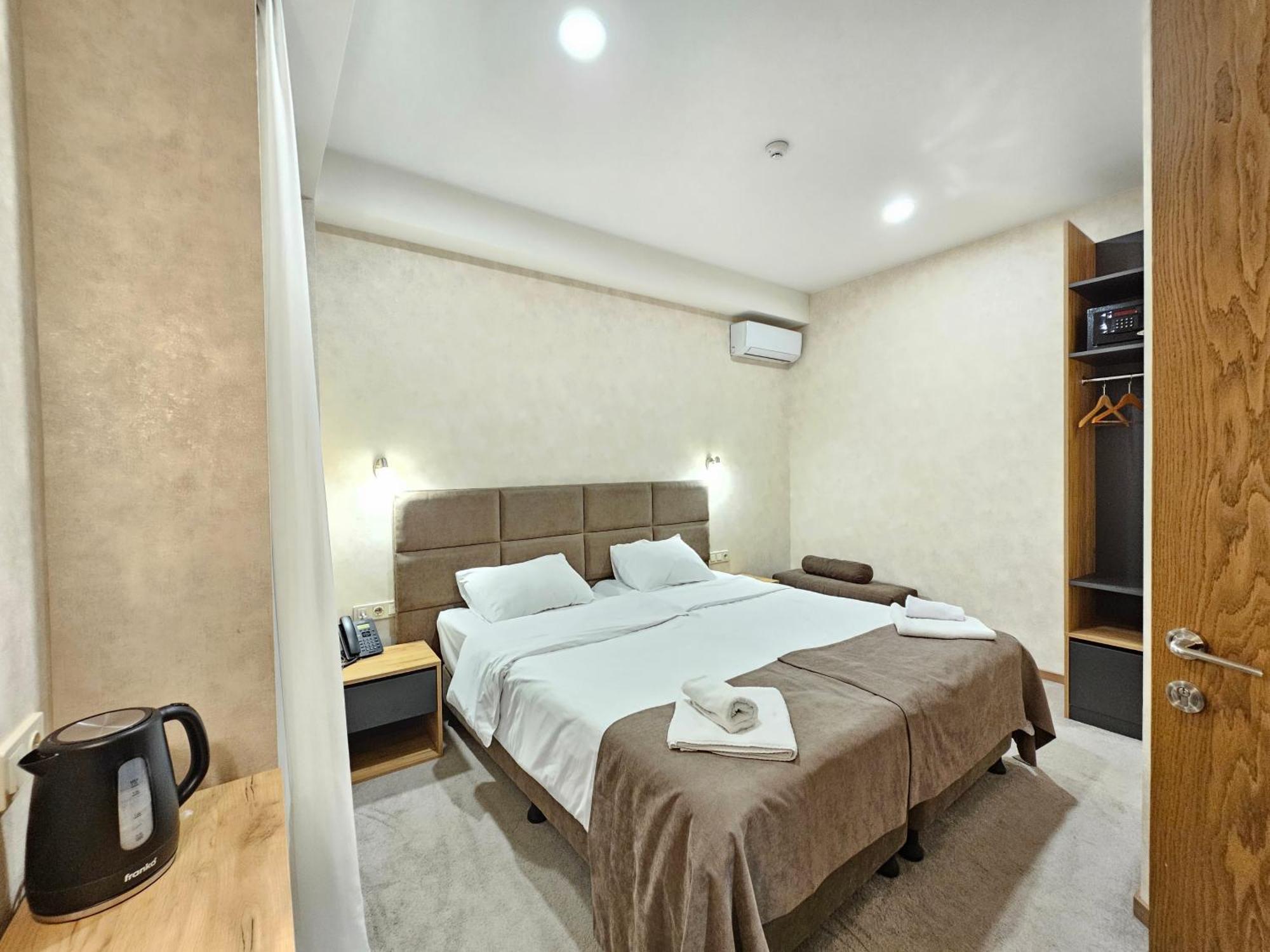 Brooch Boutique Hotel Tbilisi Luaran gambar